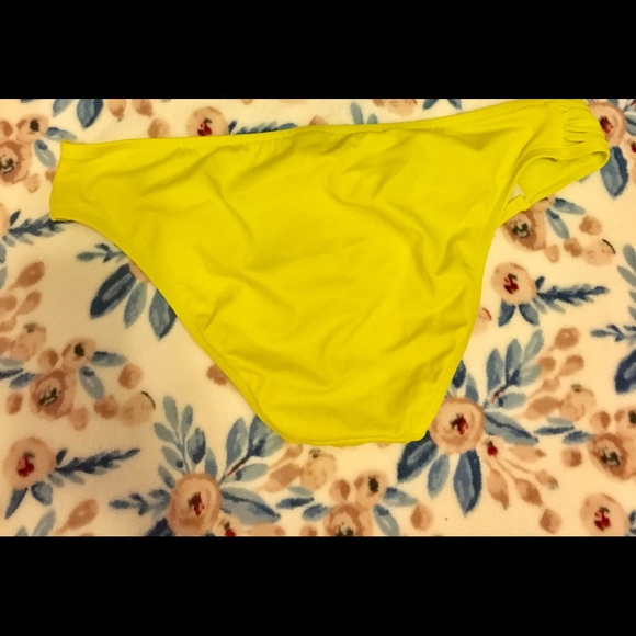 Victoria's Secret Swimsuit bottoms - Picture 2 of 2